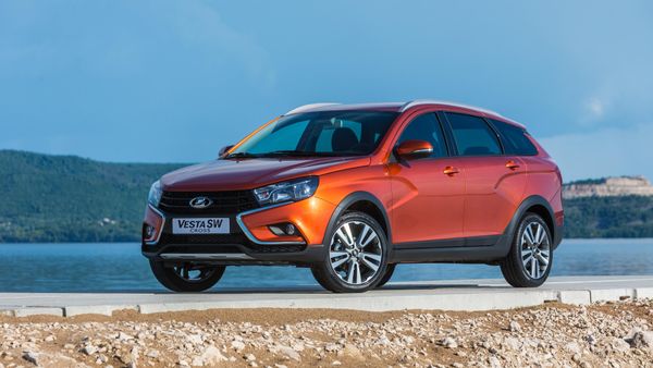 АвтоВАЗ представил универсалы Lada Vesta SW и Lada Vesta SW Cross