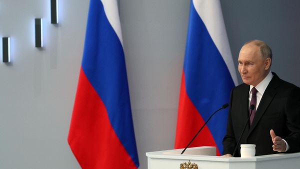 Президент РФ Владимир Путин обращается с посланием к Федеральному Собранию