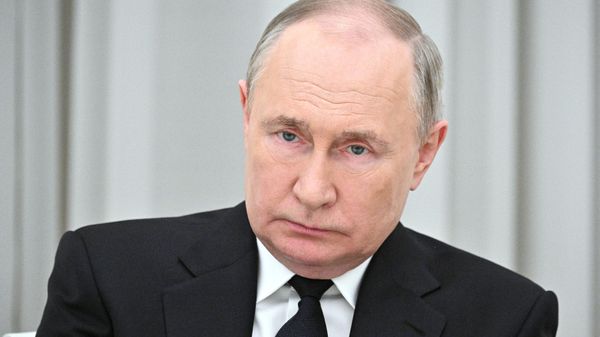 Президент РФ В. Путин встретился с лидерами парламентских фракций