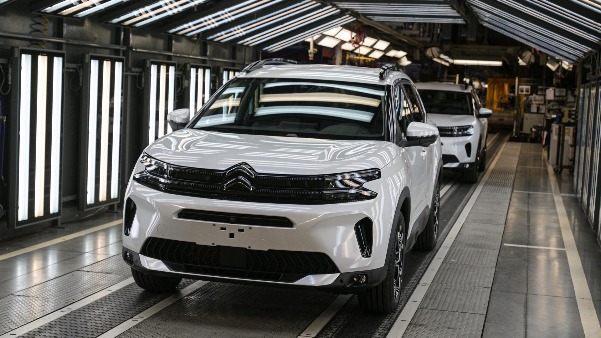 Автомобили Citroen C5 Aircross на линии сборке на заводе ПСМА - ПРАЙМ, 1920, 20.12.2024