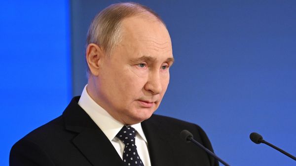 Президент Владимир Путин на съезде Федерации независимых профсоюзов России