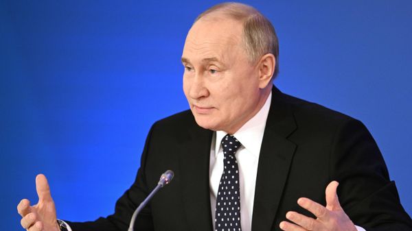 Президент Владимир Путин на съезде Федерации независимых профсоюзов России