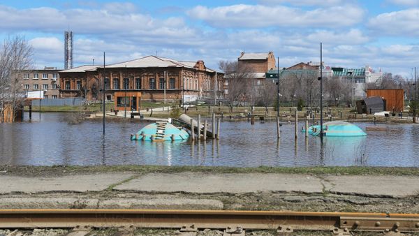 Вода уходит из Орска после пика паводка