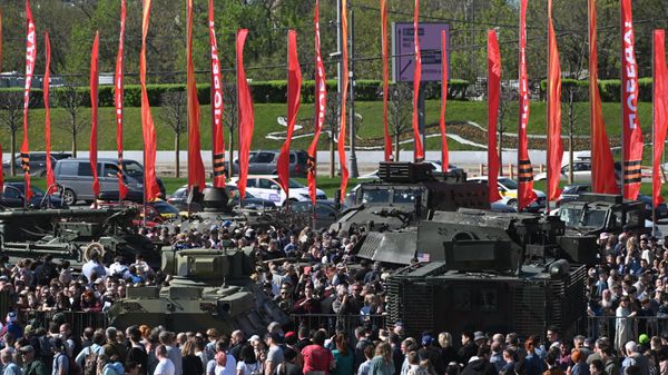 Выставка трофейного вооружения и техники на Поклонной горе
