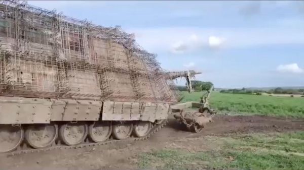 Танк-черепаха. Скриншот видео