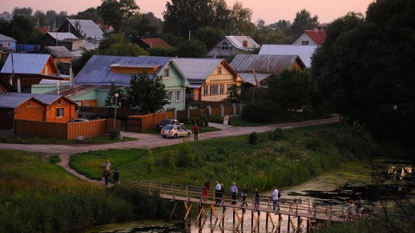 Дома рядом с рекой Каменкой