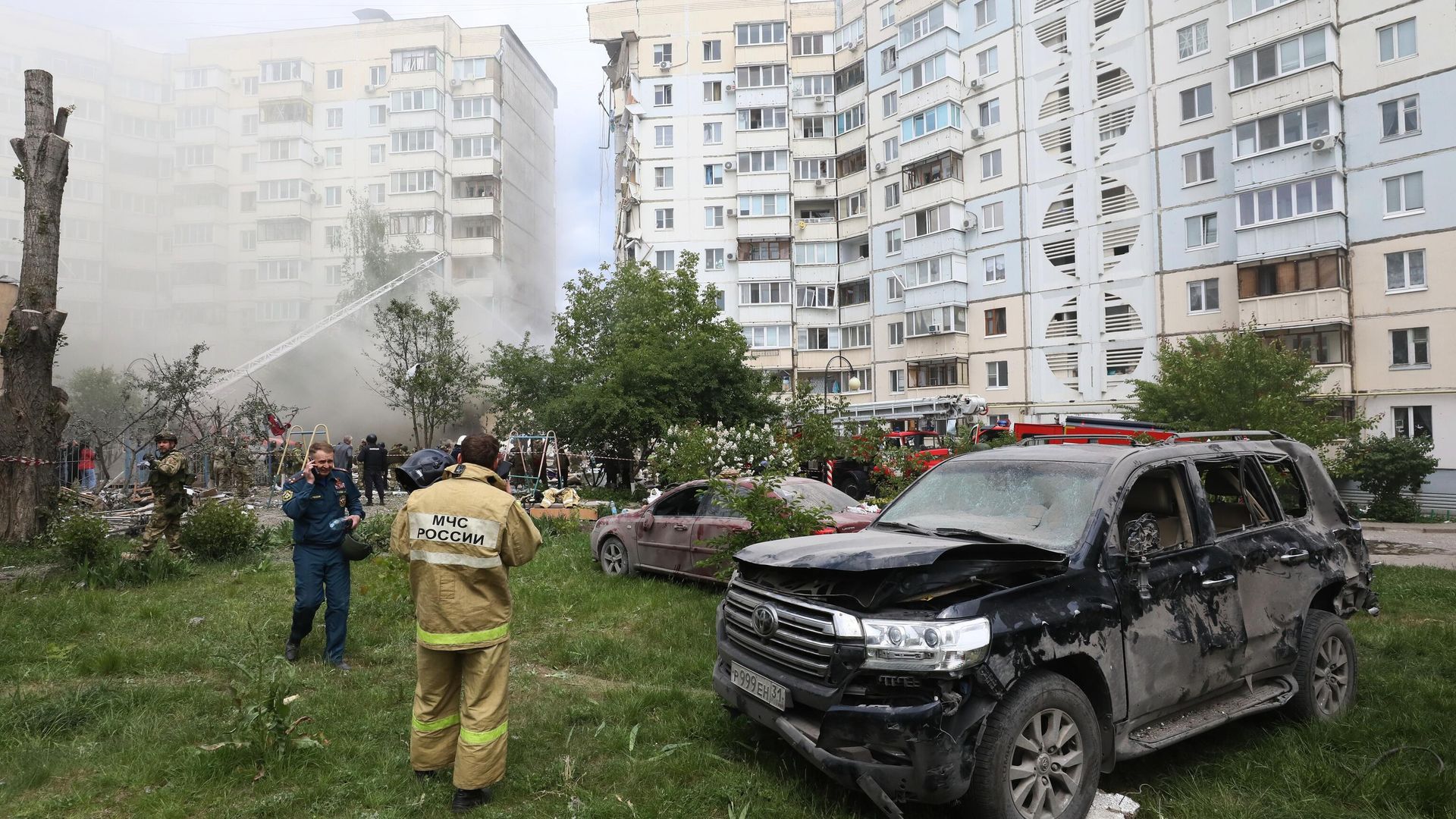 В Белгороде в результате обстрела ВСУ обрушился подъезд многоквартирного жилого дома - ПРАЙМ, 1920, 10.08.2024