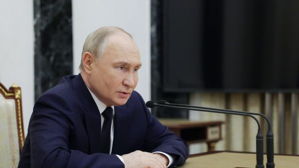 Президент Владимир Путин провел совещание по вопросам развития оборонно-промышленного комплекса