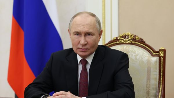 Президент Владимир Путин поздравил военнослужащих и ветеранов пограничной службы с Днем пограничника