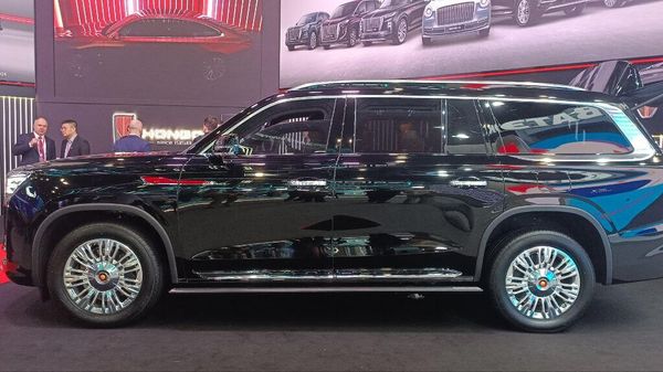 Китайский премиум-внедорожник Hongqi 