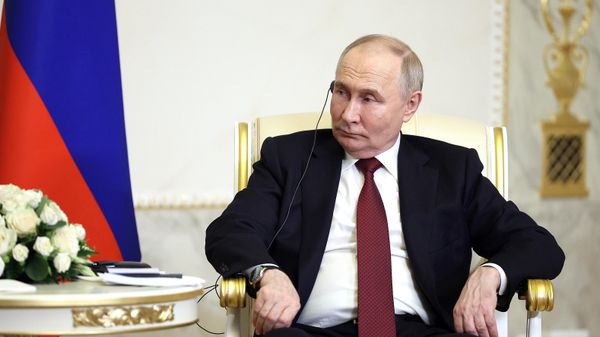 Президент Владимир Путин провел переговоры с президентом Республики Зимбабве Эммерсоном Мнангагвой