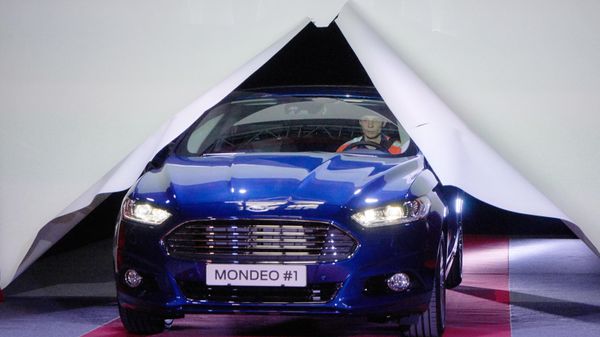 Автомобиль Ford Mondeo