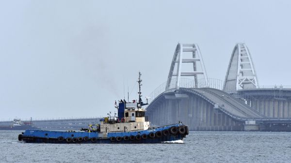 Левую часть Крымского моста открыли для проезда