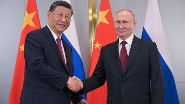 Президент России Владимир Путин и председатель КНР Си Цзиньпин