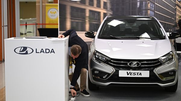 Автомобиль Lada Vesta