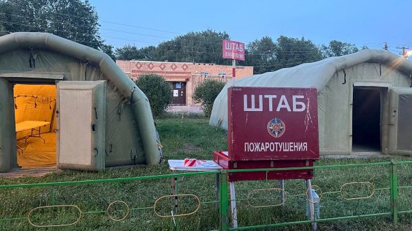 Штаб пожаротушения на месте крушение SSJ 100 в Подмосковье