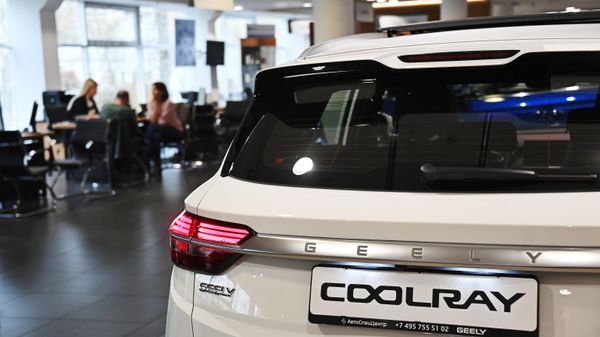 Автомобиль Geely Coolray