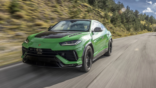 Автомобиль Lamborghini Urus Performante Автомобиль Lamborghini Urus Performante