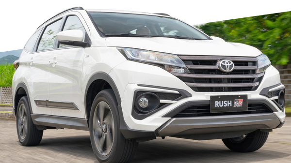 Автомобиль Toyota Rush