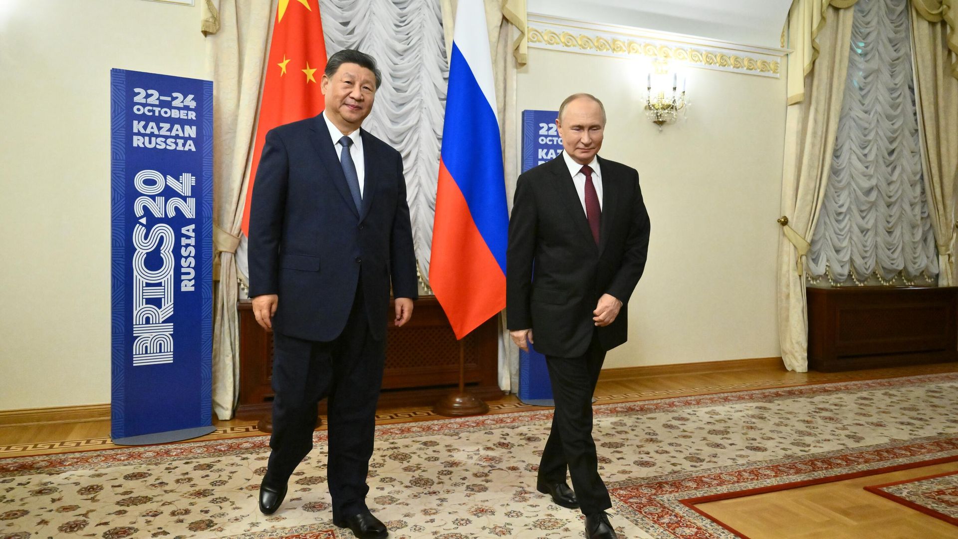 Президент РФ Владимир Путин и председатель КНР Си Цзиньпин во время встречи в рамках XVI саммита БРИКС - ПРАЙМ, 1920, 22.10.2024