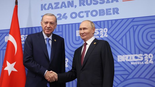 Президент РФ Владимир Путин и президент Турции Реджеп Тайип Эрдоган во время встречи в рамках XVI саммита БРИКС