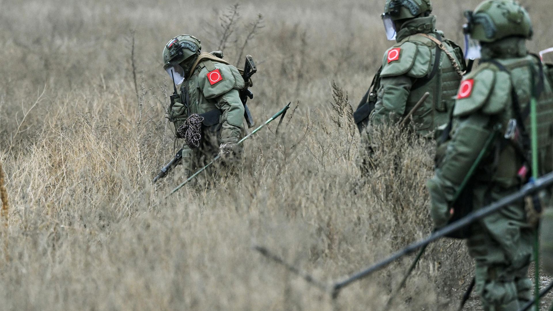 Расчистка и разминирование дорог в Покровском районе ДНР саперами 12-й инженерно-саперной бригады группировки войск Центр - ПРАЙМ, 1920, 30.01.2025