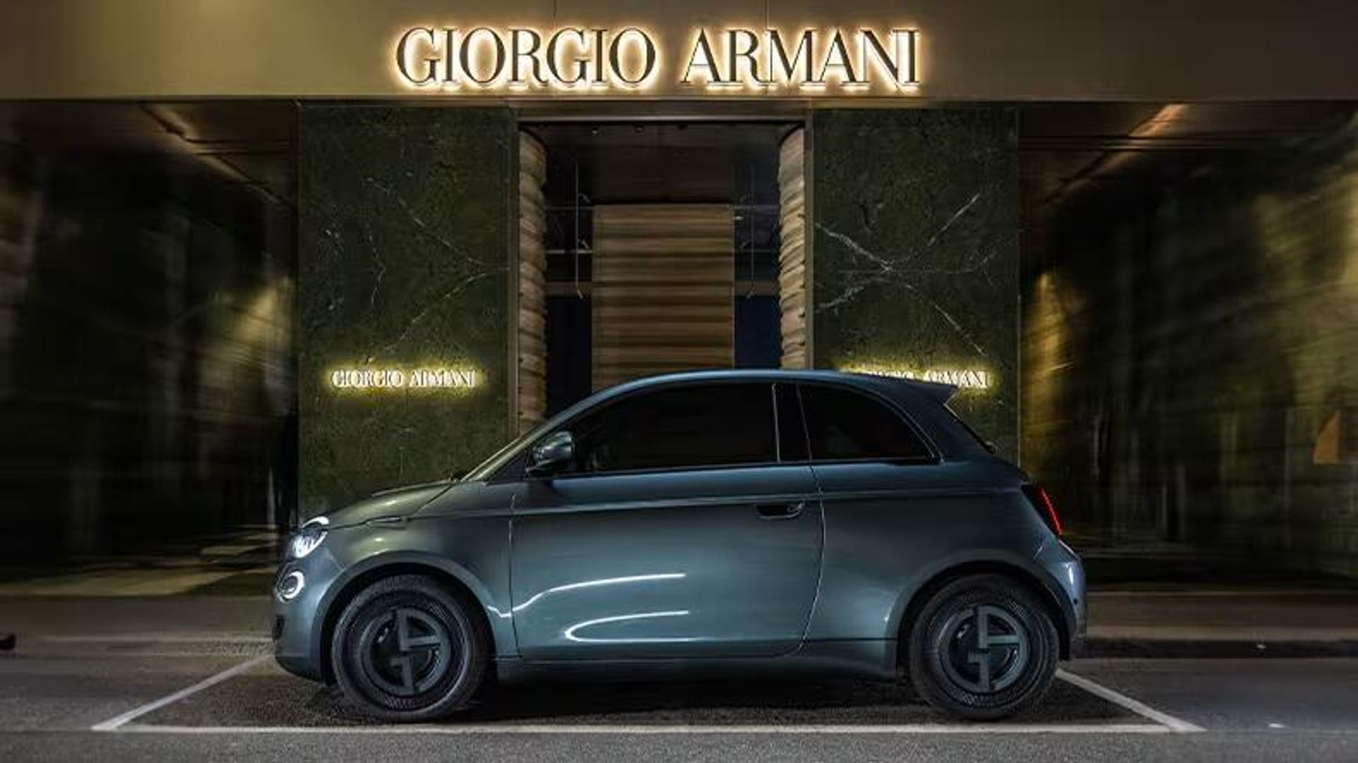 Автомобиль Fiat 500e Giorgio Armani Edition - ПРАЙМ, 1920, 20.11.2024