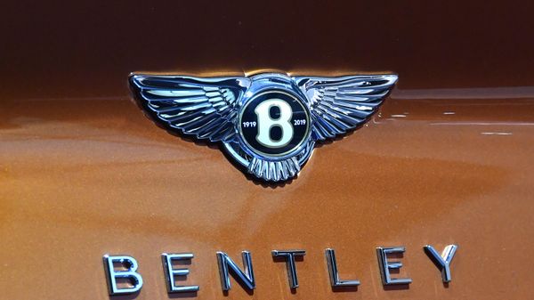 Логотип Bentley