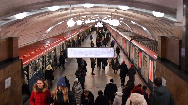 Пассажиры Московского метро