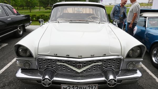 Автомобиль ГАЗ-13 Чайка 