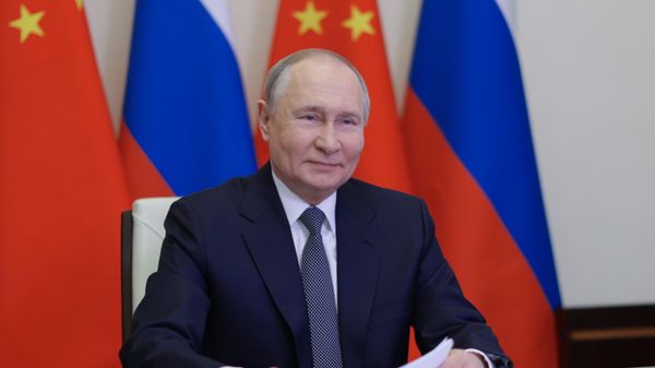 Президент Владимир Путин провел переговоры с председателем КНР Си Цзиньпином в формате видеоконференции