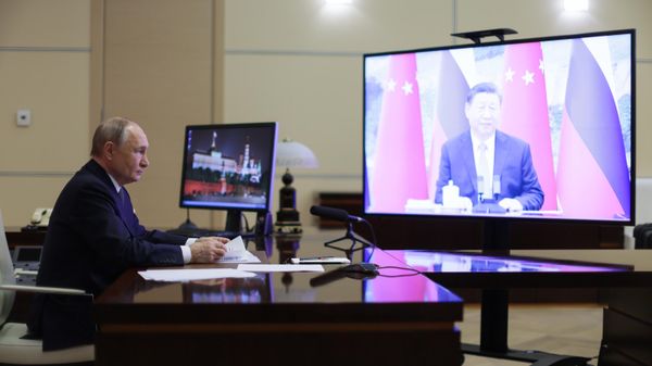 Президент Владимир Путин провел переговоры с председателем КНР Си Цзиньпином в формате видеоконференции