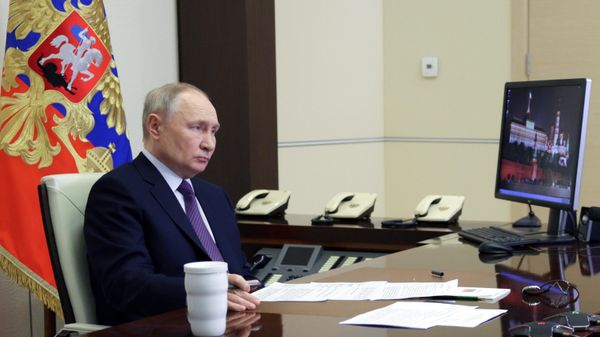 Президент Владимир Путин провел совещание с членами правительства РФ