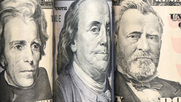Купюры долларов США