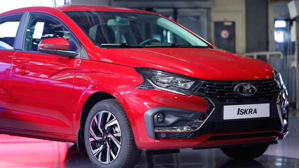 Автомобиль ЛАДА Искра 