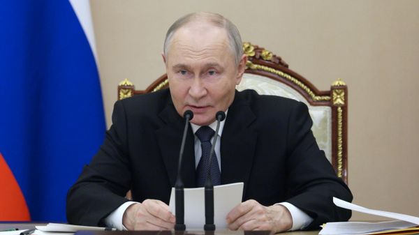 Президент Владимир Путин провел заседание Военно-промышленной комиссии
