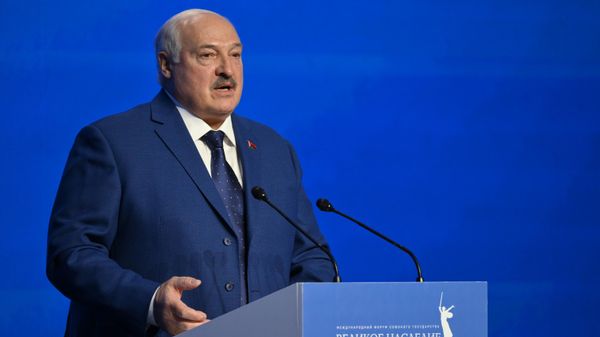 Президент Белоруссии Александр Лукашенко выступает на международном форуме Союзного государства Президент Белоруссии Александр Лукашенко выступает на международном форуме Союзного государства