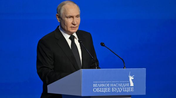 Президент РФ Владимир Путин выступает на международном форуме Союзного государства