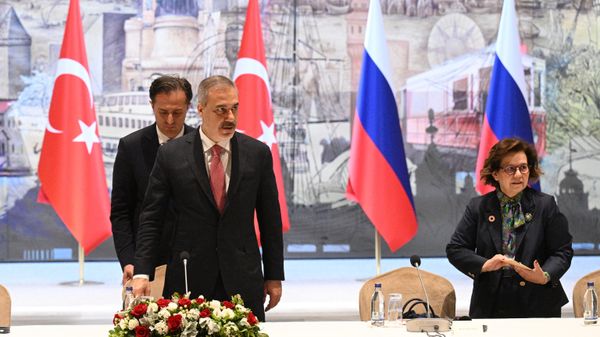 Министр иностранных дел Турции Хакан Фидан на переговорах между делегациями России и Украины в Стамбуле