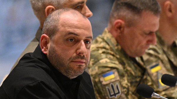 Министр обороны Украины Рустем Умеров на переговорах между делегациями России и Украины в Стамбуле