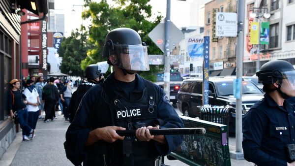 Полиция во время акции протеста в Лос-Анджелесе