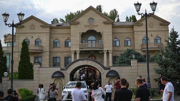 В доме президента группы Ташир С. Карапетяна проходят обыски