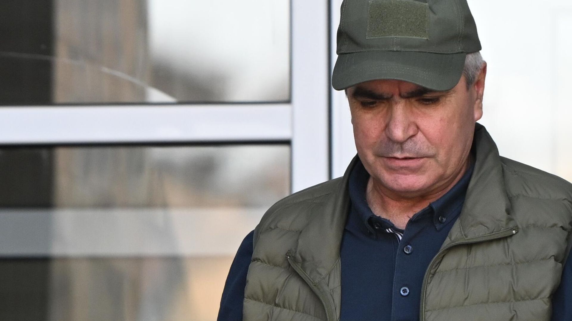 Экс-директор парка Патриот В. Ахмедов после первого заседания суда по делу о мошенничестве - ПРАЙМ, 1920, 17.07.2025