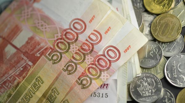 Денежные купюры и монеты