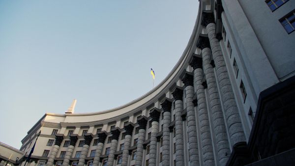 Здание Кабинета министров Украины в Киеве