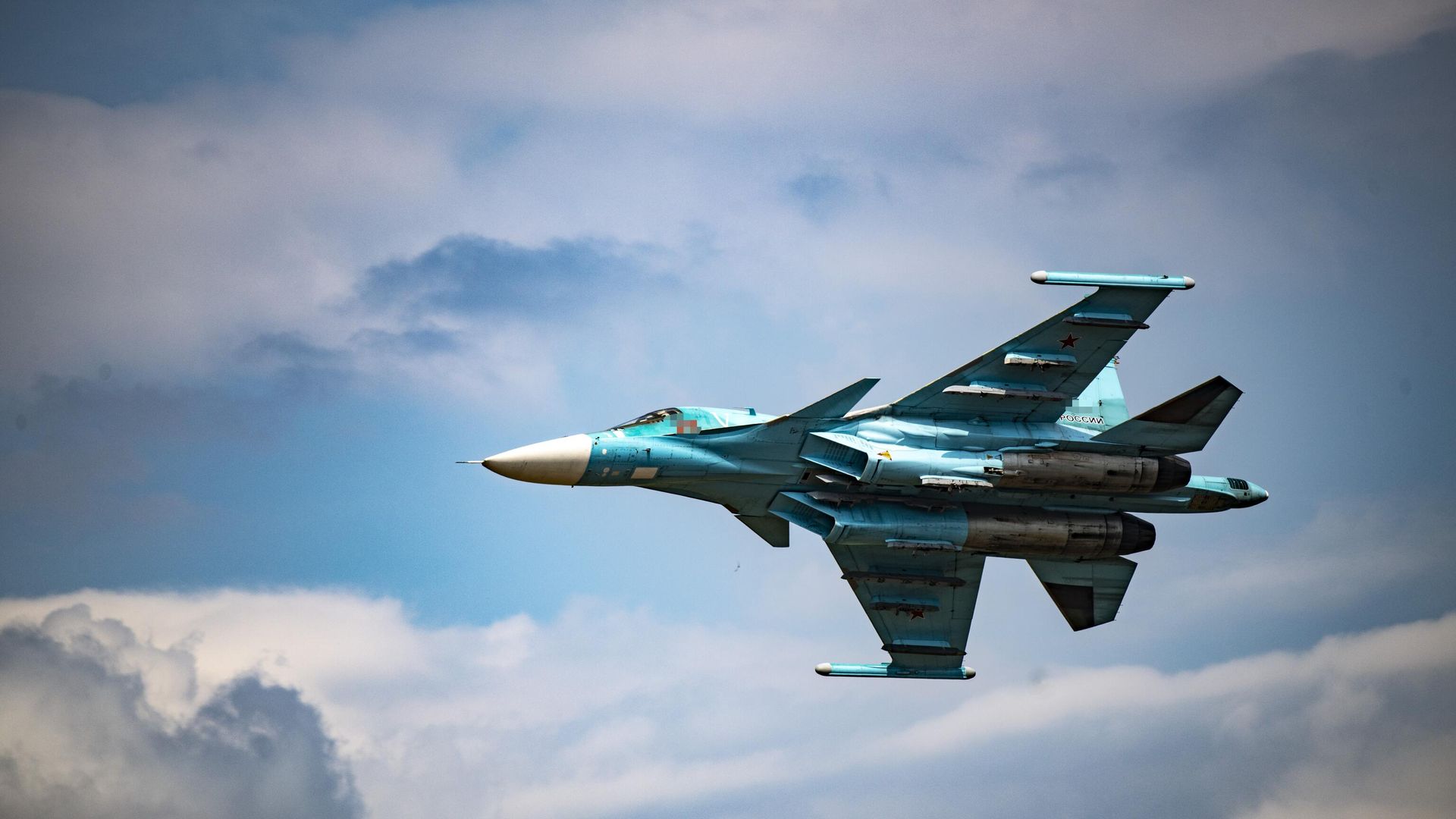 Полет истребителя-бомбардировщика Су-34 ВКС России в зоне проведения спецоперации - ПРАЙМ, 1920, 05.01.2026