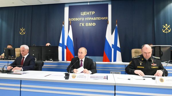 Рабочая поездка президента Владимира Путина в Санкт-Петербург 