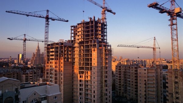 Строительство нового жилья в центре Москвы
