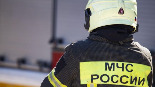Сотрудник пожарной службы МЧС РФ 
