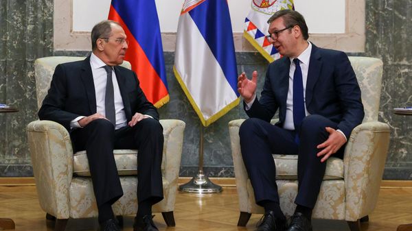Министр иностранных дел РФ Сергей Лавров и президент Сербии Александр Вучич во время встречи в Белграде